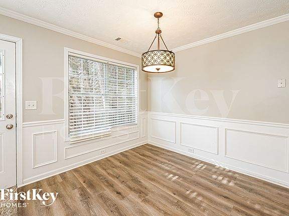 5th image of 736 Shadow Lake Dr