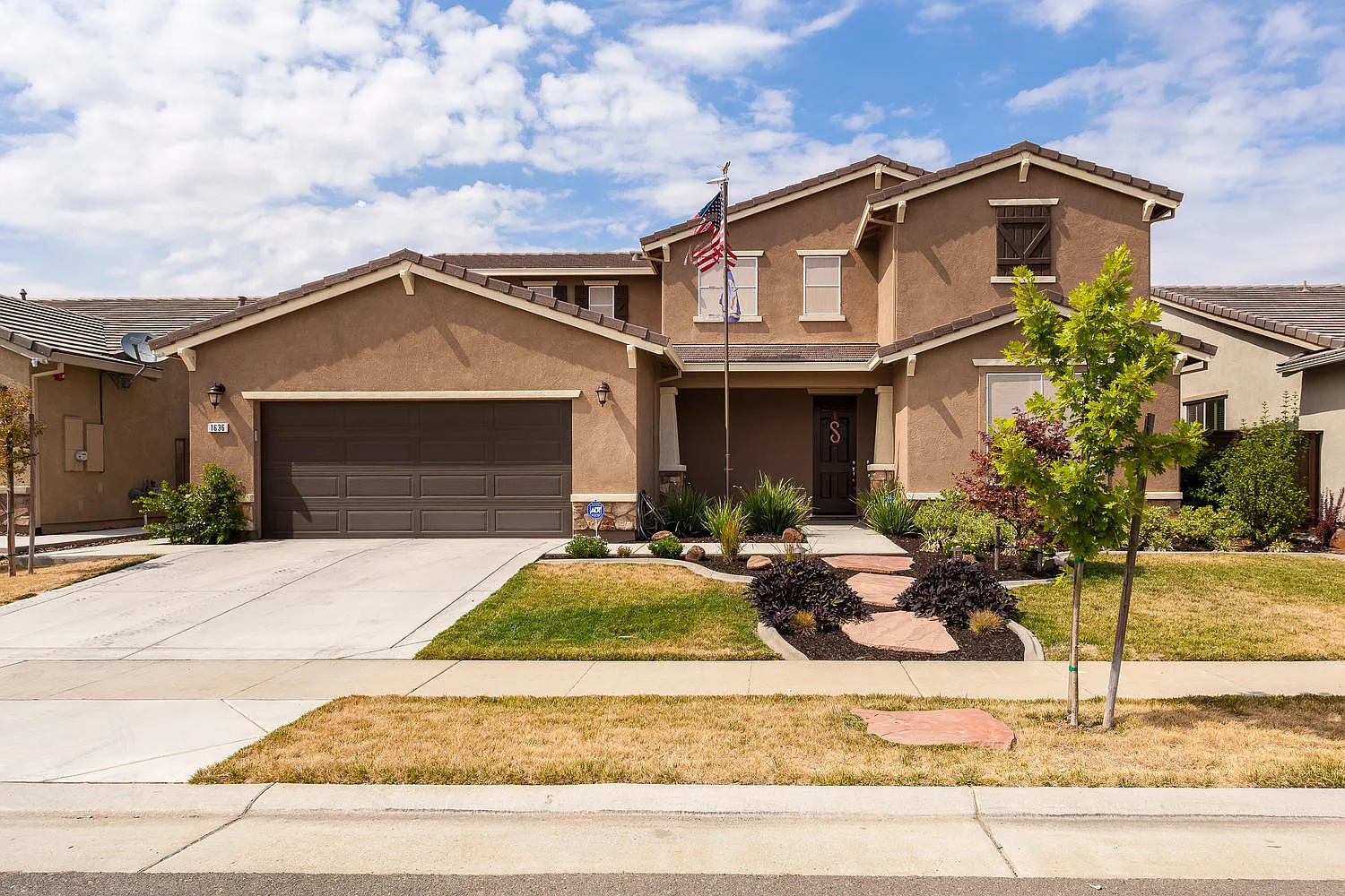 1636 Flora Way photo 1