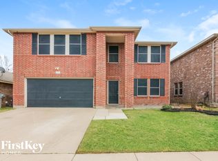 634 Silvertop Rd, Arlington, TX 76002