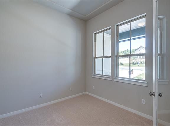 4th image of 575 Dayridge Dr