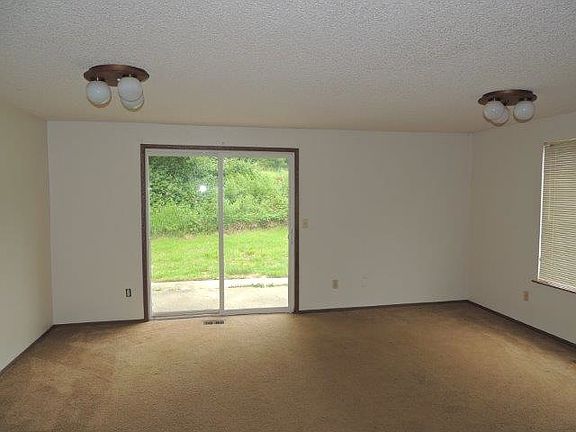 5th image of 11303 To 11305 89th Avenue Ct E
