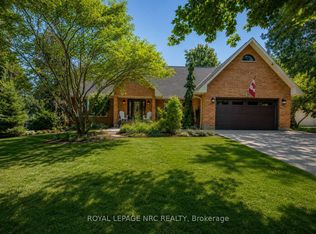 15 Petronella Pkwy, Pelham, ON L0S 1E2