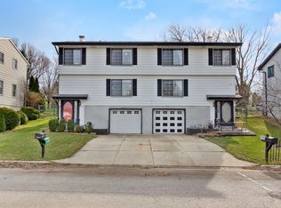 217 McDivitt Ln, Mukwonago, WI 53149