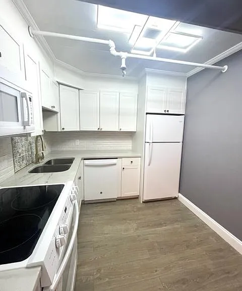 400 E Colonial Dr #408 — Photo 32