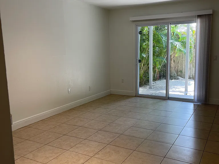 3932 Freedom Ave — Photo 5