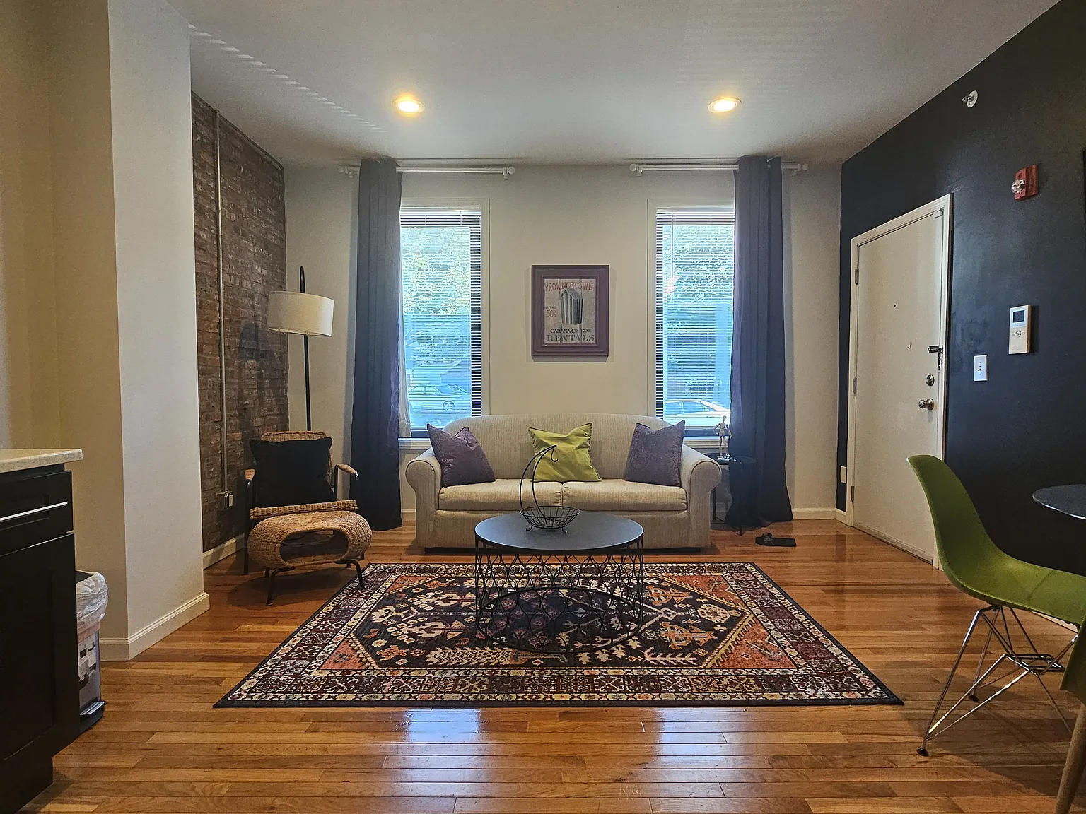 1 bed, 800 sqft, $2,200 — Photo 3