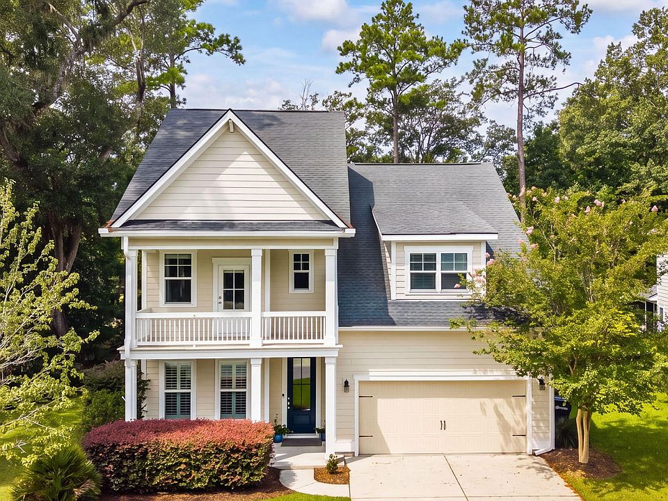 1st image of 2576 Larch Ln