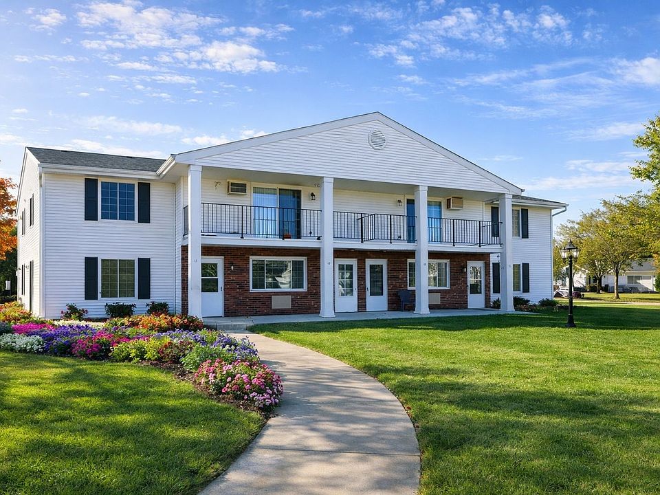 1st image of 40 Fountain Cir #0