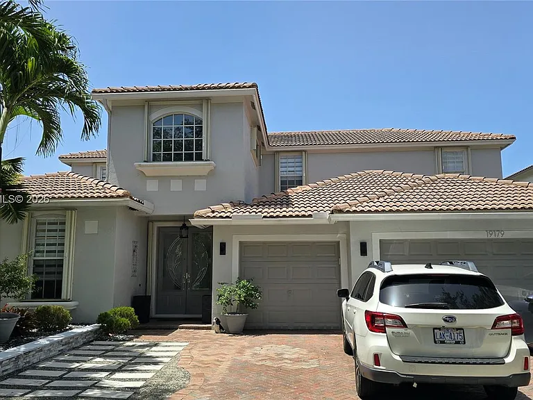 19179 S Gardenia Ave — Photo 2