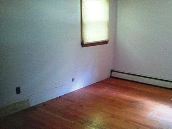 2nd image of 402 Ames Rd