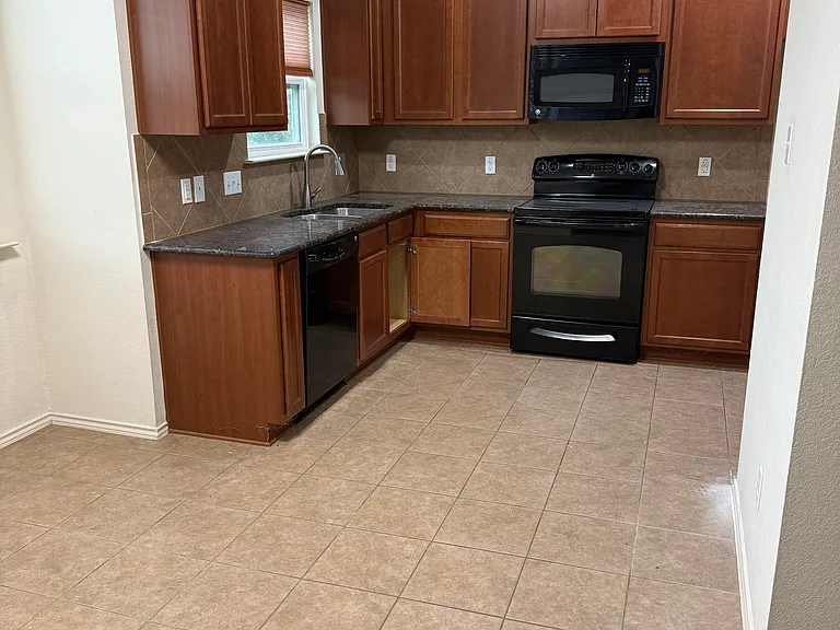 248 Coal Dr — Photo 3