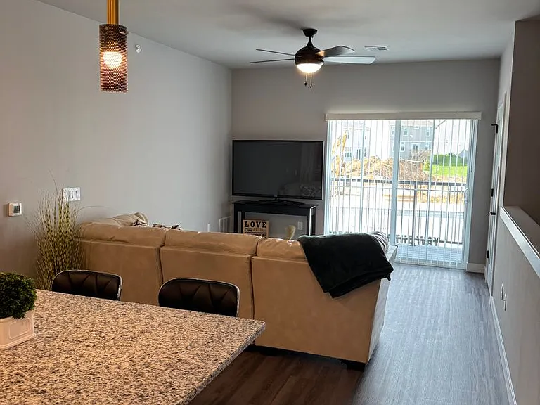 605 Plaza St — Photo 31