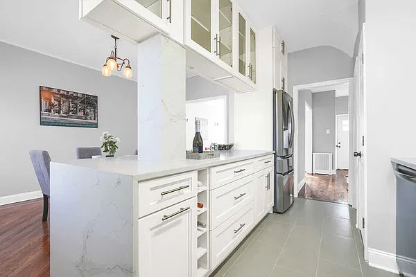 Sold by Mitra Hakimi Realty Group, LLC | media 17