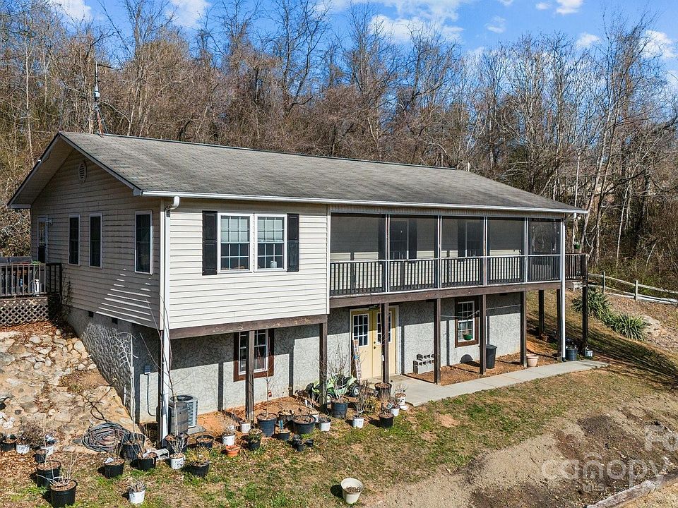 1st image of 10 Hart Ln