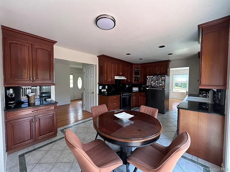 86 Somerset Dr — Photo 13