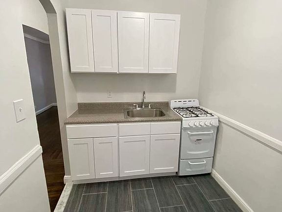 5th image of 570 Ocean Ave #2S