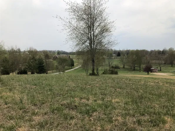 5217 Drake Rd, Cedar Hill, TN 37032