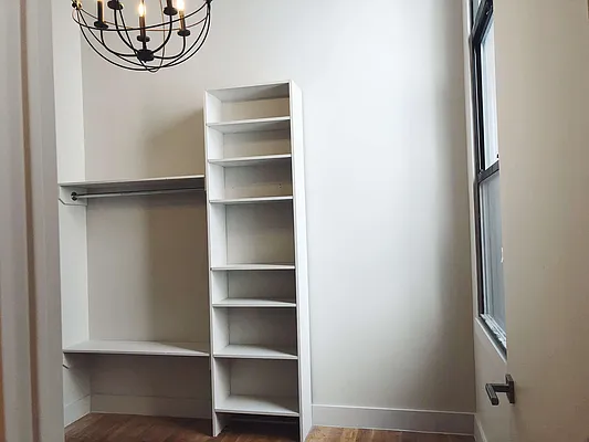 Rented by Manhattan Management LLC | media 45