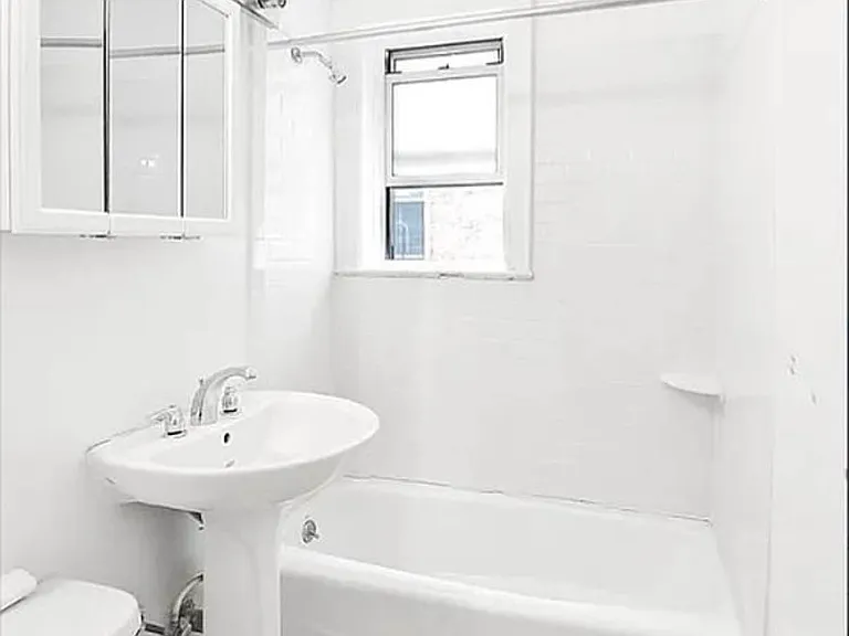 39-11 62nd St #33 — Photo 8