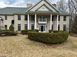33 Douglas Dr, Sparta, NJ 07871