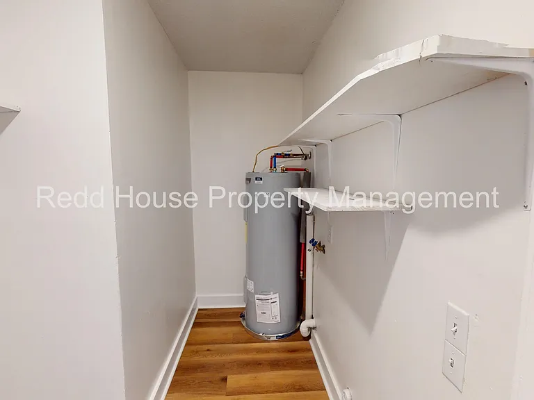 600 Howell St — Photo 12