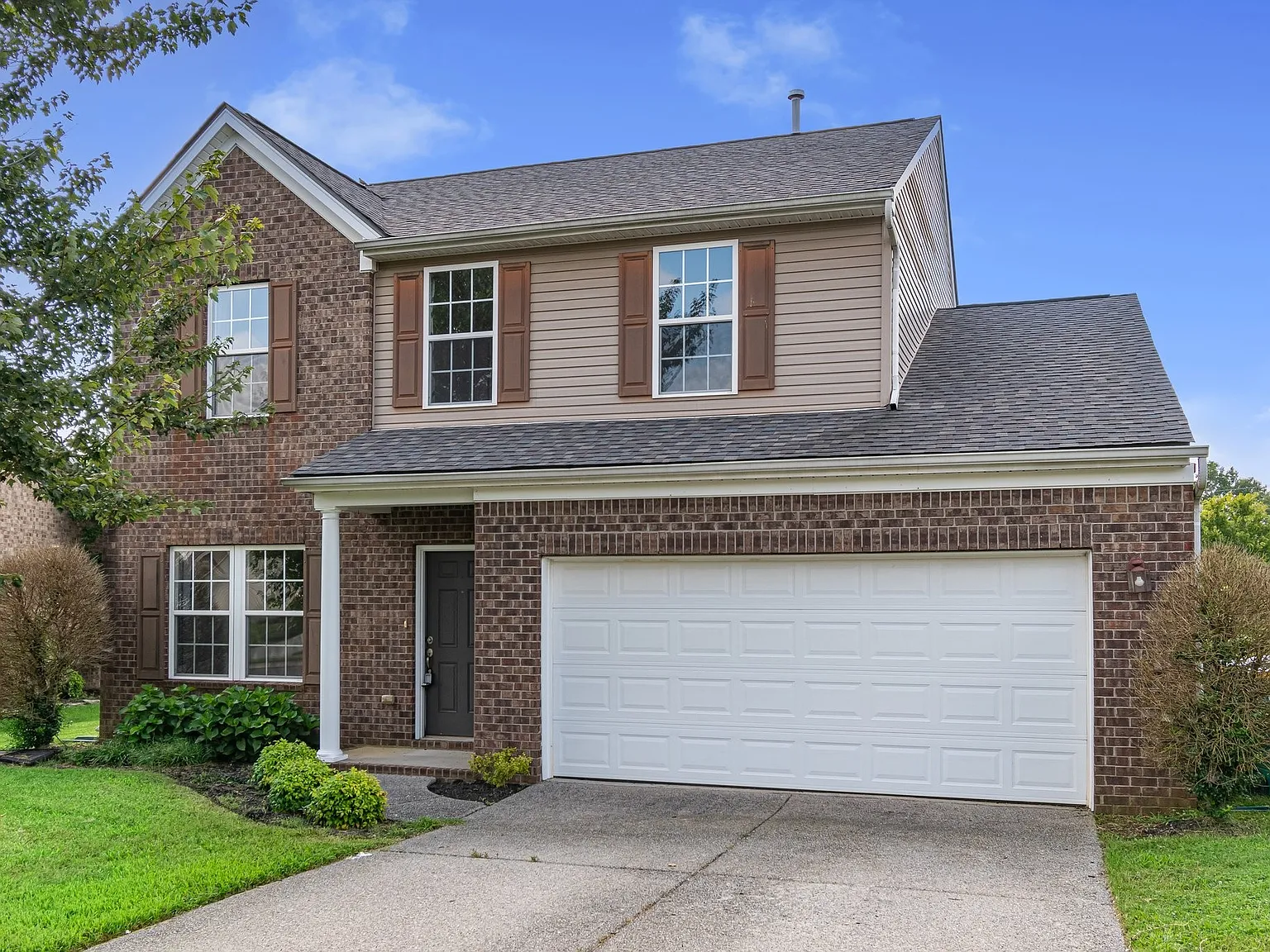 3 bed, 2.5 bath, 2202 sqft, $2,650 — Photo 3
