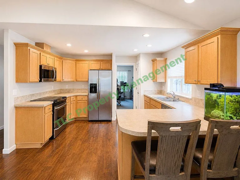 942 Salamander Rd SE — Photo 7