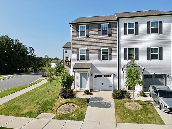 5th image of 11005 Woodland Creek Way #1