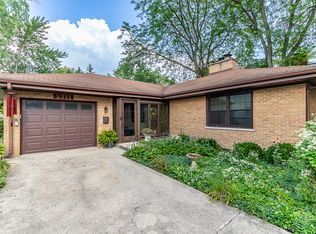 2111 Collett Ln, Flossmoor, IL 60422