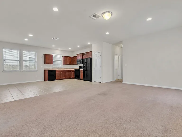 535 Twisted Oaks Ln — Photo 18