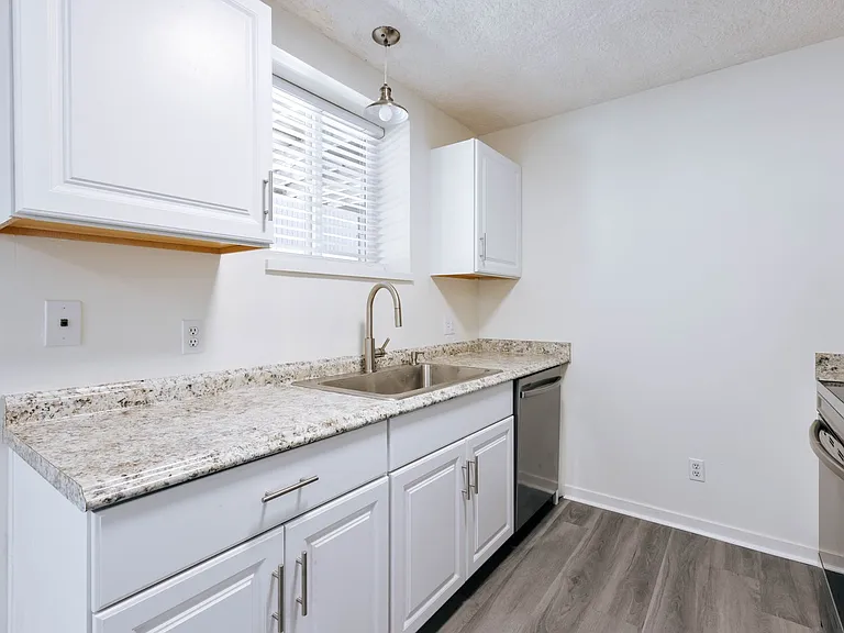 360 N Woodruff Ave #1-4 — Photo 4