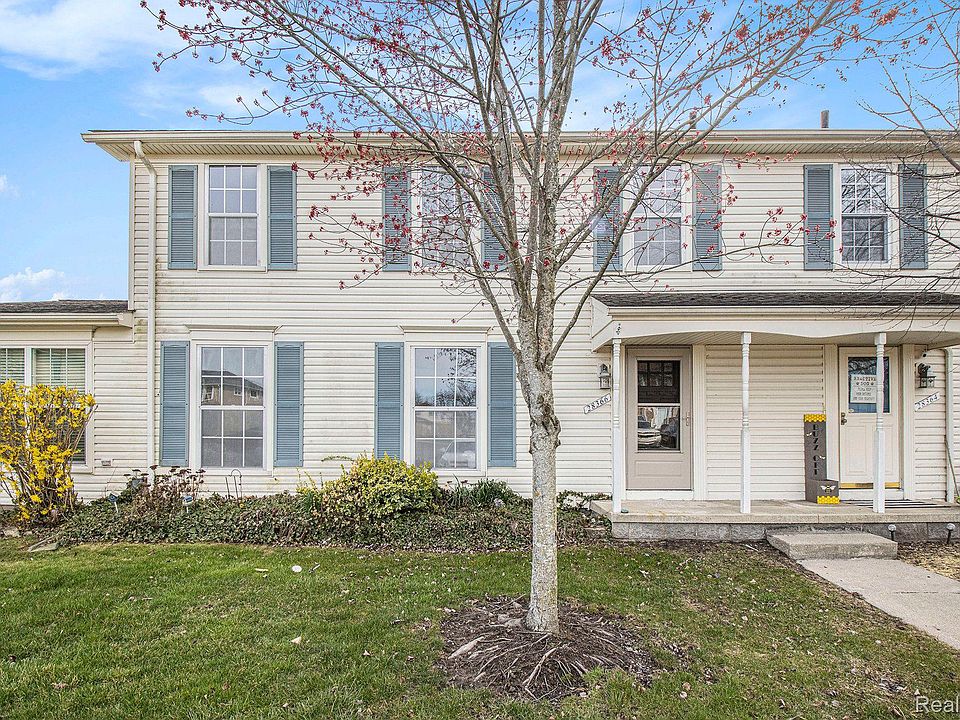 1st image of 28366 Brookfield Ct