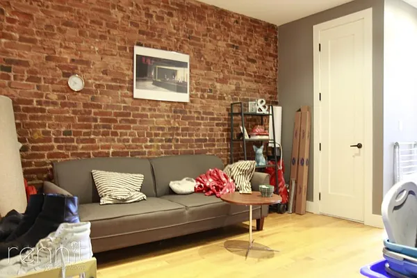 Rented by Rennit Inc. | media 54