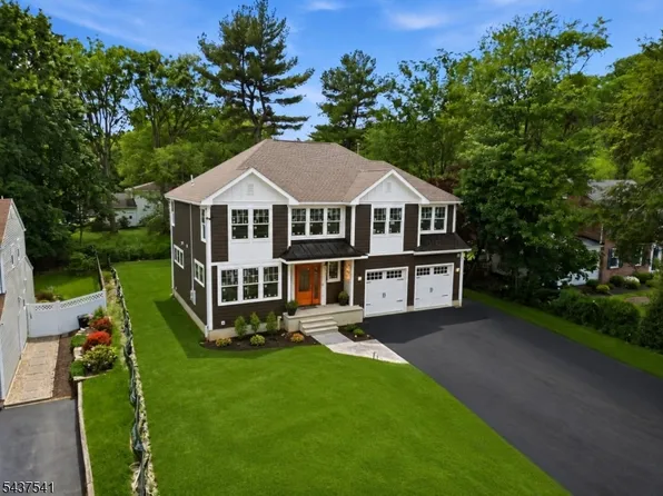 21 Valemont Way, Summit City, NJ 07901