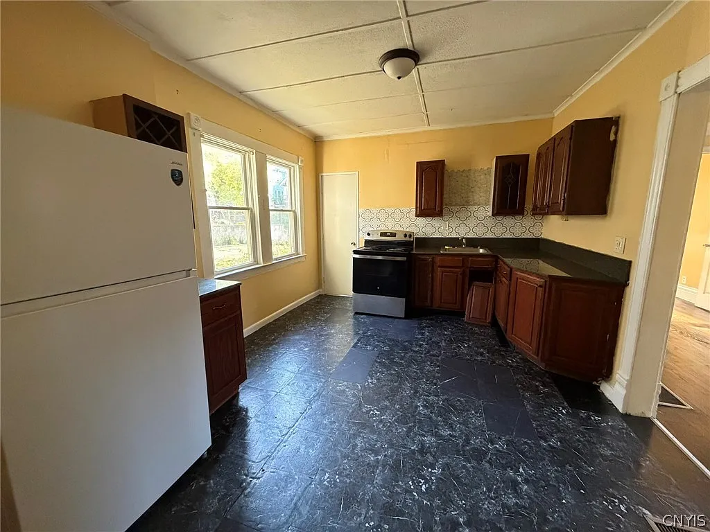 2 bed, 1.0 bath, 848 sqft, $1,250 — Photo 3