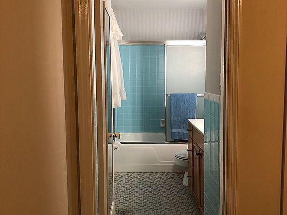 Main bathroom