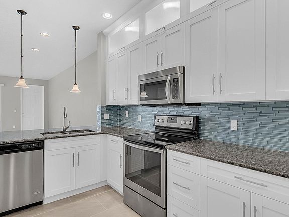 3rd image of 11944 Lorenza Ln