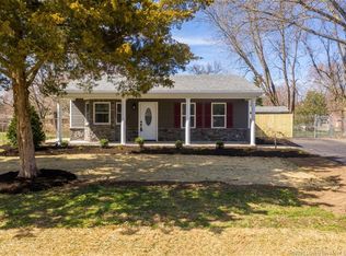 14 McBride Dr, Jeffersonville, IN 47130