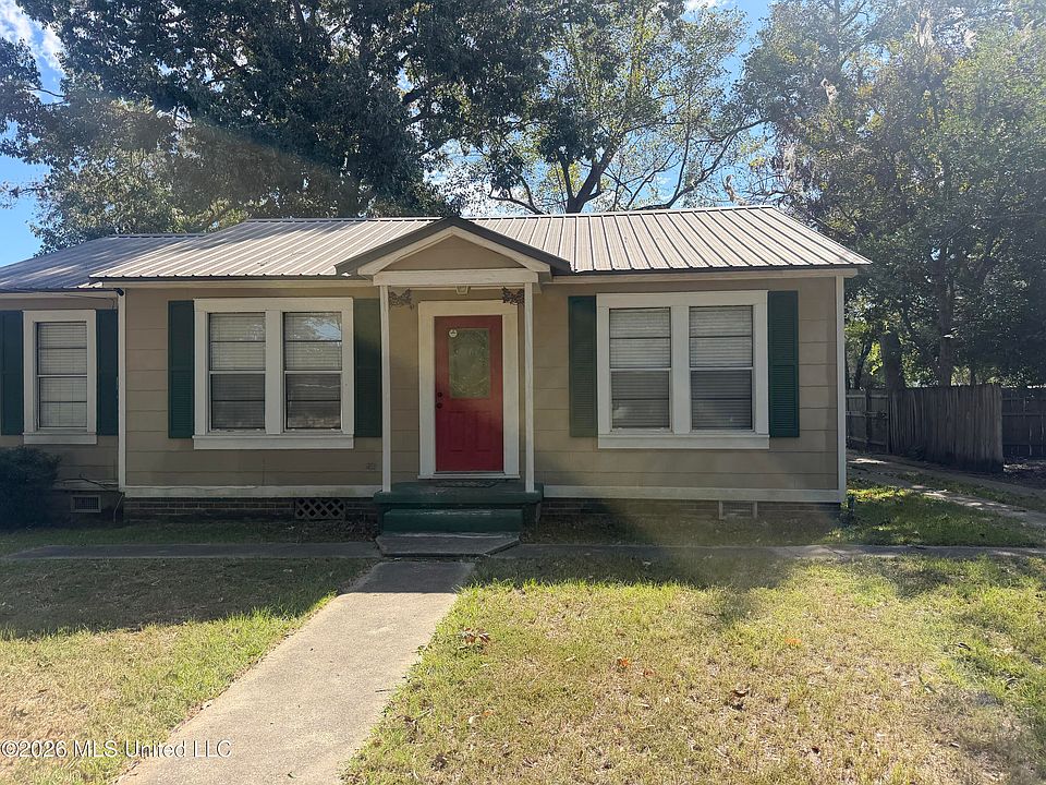 1st image of 103 Camellia Dr