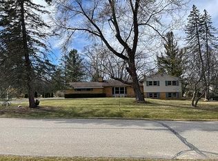 21831 Connemara Dr, Northville, MI