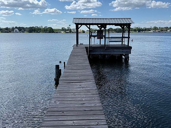 3rd image of 8562 Island Rd