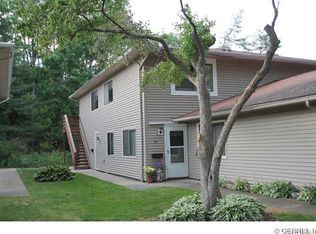 41 Milrace Dr, East Rochester, NY 14445