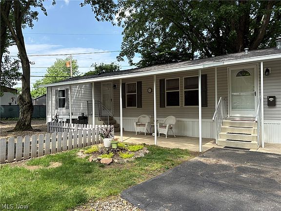 2nd image of 195 Spruce Ln