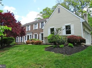 13 Wychwood Ln, Langhorne, PA