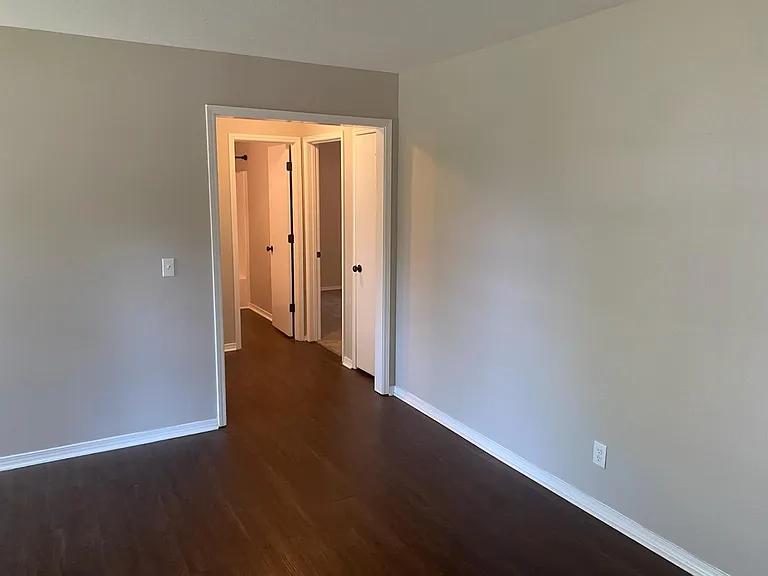 36 W Paris St — Photo 9
