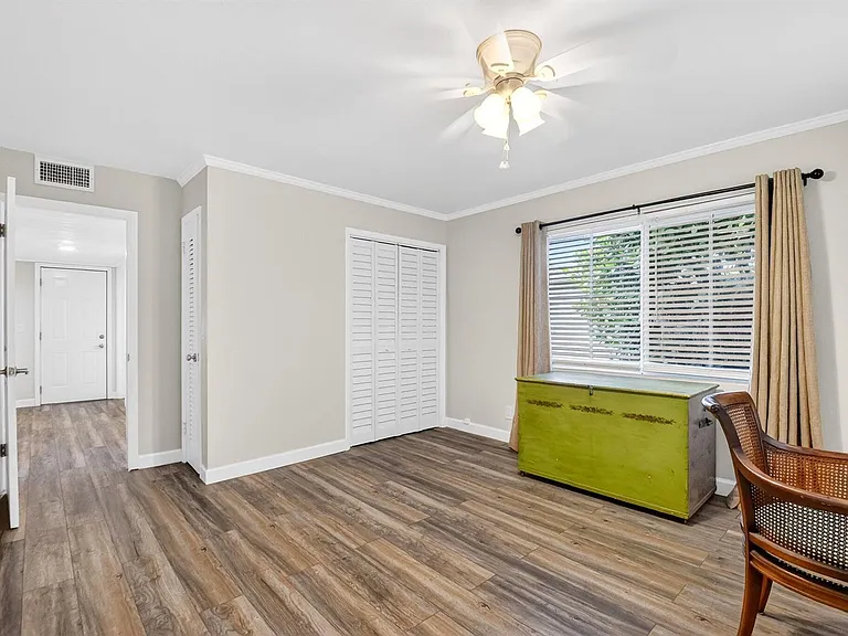 2842 SW 4th St — Photo 10