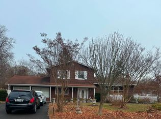 23 Bergen St, Brentwood, NY 11717