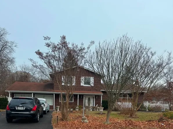 23 Bergen Street, Brentwood, NY 11717