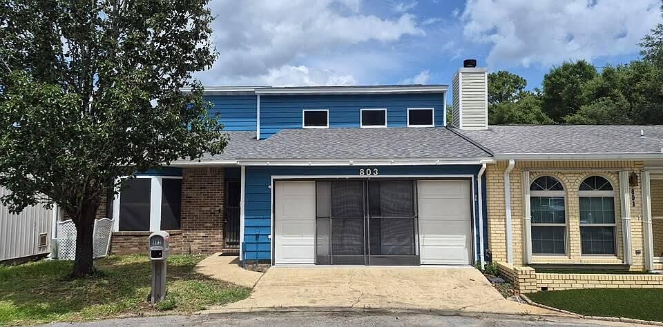 1st image of 803 Holbrook Cir