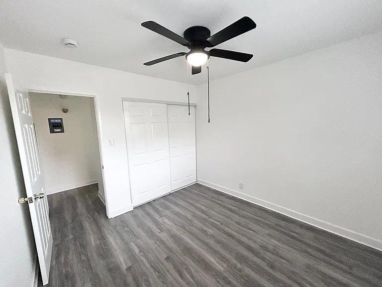 1220 S Manhattan Pl — Photo 4